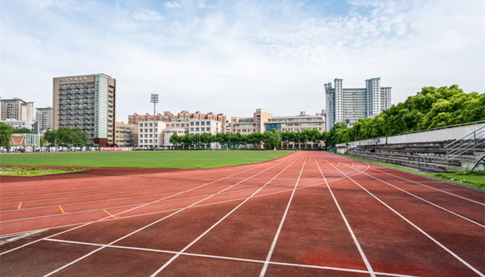 凯发K8国际首页塑胶跑道施工工艺步骤有哪些 塑胶跑道施工工艺步骤有(图3)